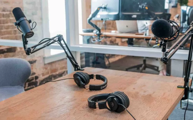 Kit per podcast: i migliori per iniziare a registrare (2026)