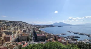 Napoli: 5 podcast e 5 libri per scoprire la città