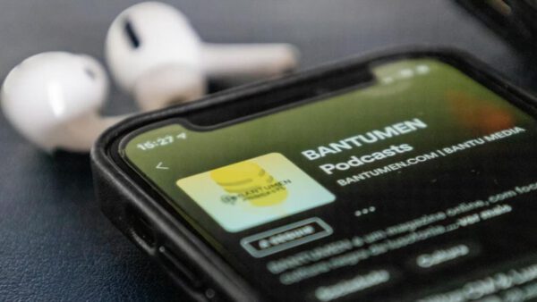 Ascoltare Podcast su iOS: le migliori app del 2026