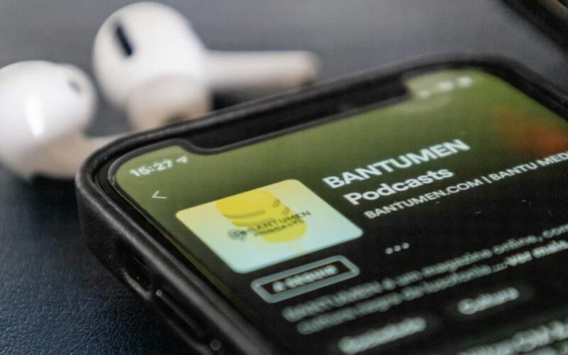 Ascoltare Podcast su iOS: le migliori app del 2026